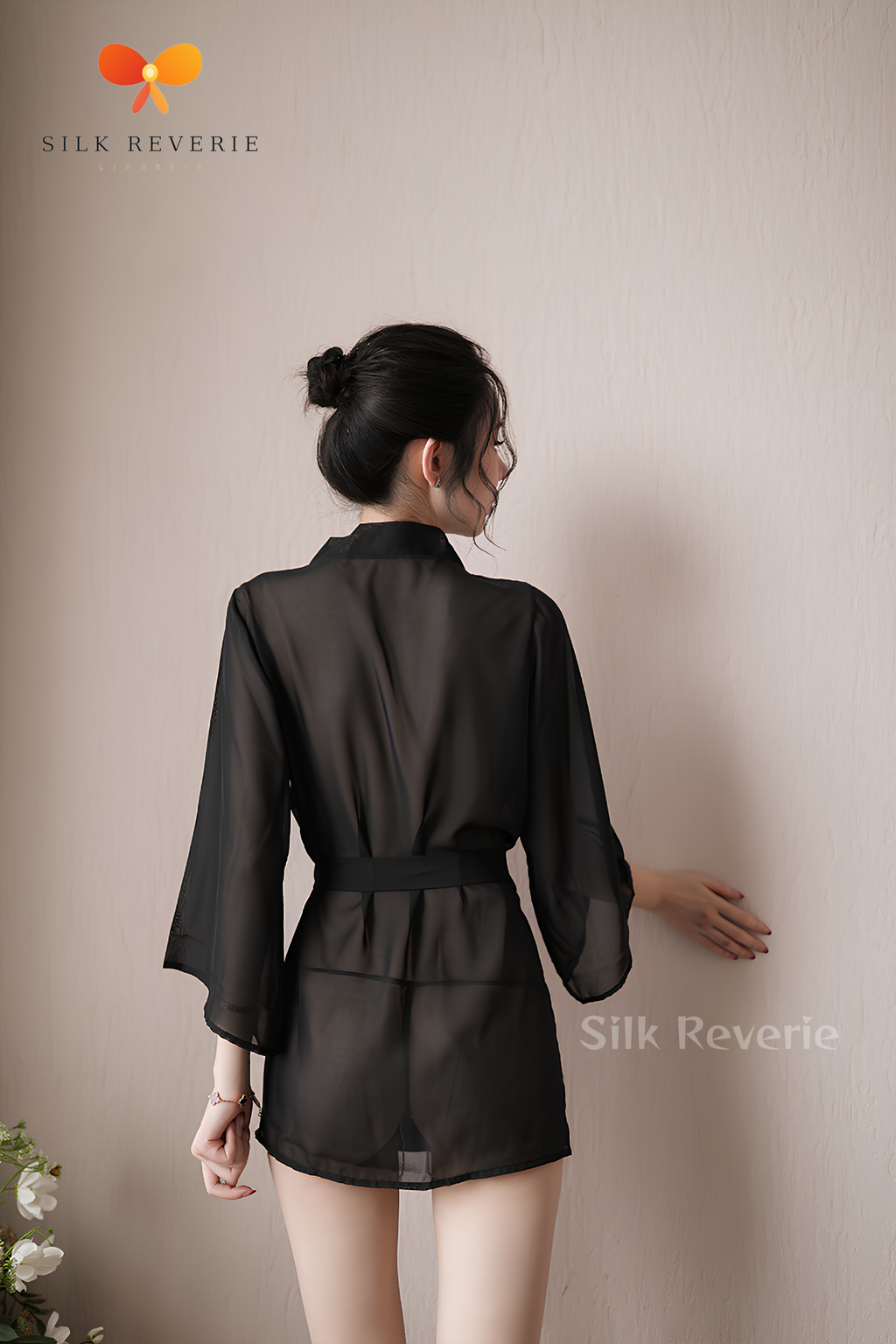 Medium Sleeve Black Nightgown